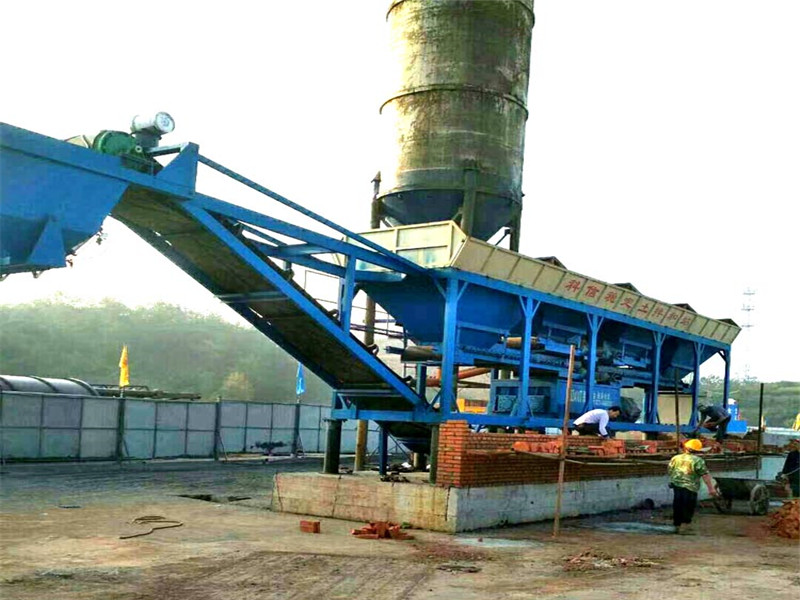 小型移動式水穩(wěn)機(jī)，300型水穩(wěn)站廠家型號規(guī)格參數(shù)介紹，可以選！
